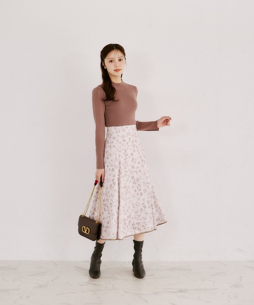tocco closet(トッコ クローゼット)の「フラワーレオパードラメミックスバックレースアップフレアスカート(スカート・レディース・ピンクベージュ/ラベンダー・M)」の22枚目の写真