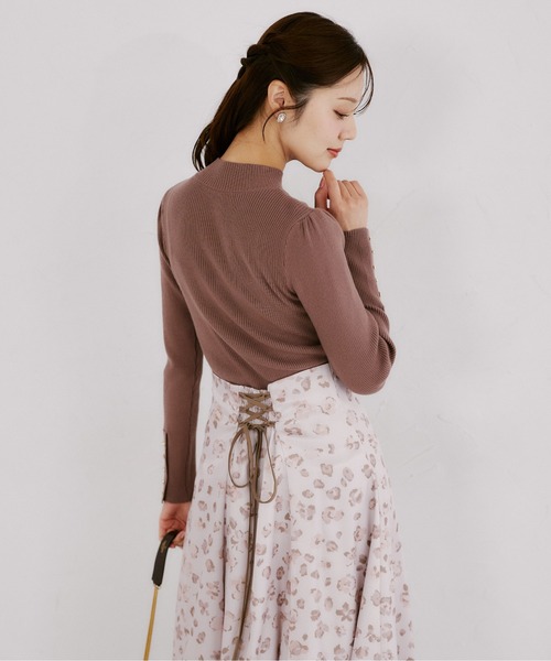 tocco closet(トッコ クローゼット)の「フラワーレオパードラメミックスバックレースアップフレアスカート(スカート・レディース・ピンクベージュ/ラベンダー・M)」の17枚目の写真