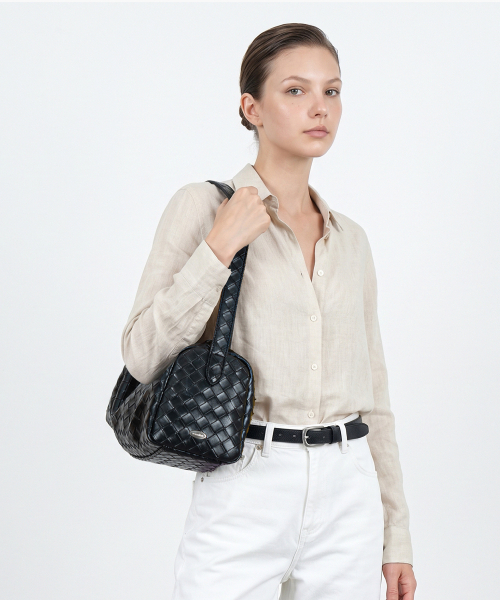 VERMILAN（バーミラン）の「VART BAG バートバッグ - ブラック（ショルダーバッグ・レディース・ブラック・FREE）」の5枚目の写真