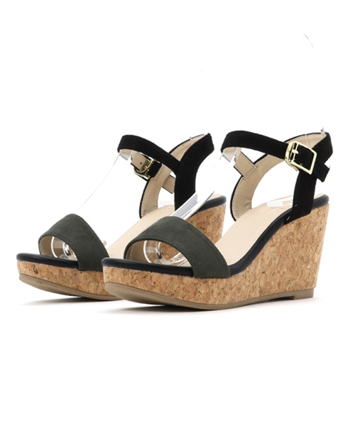 un dix cors（アンディコール）の「un dix corsバイカラーサンダル（サンダル・レディース・カーキ/キャメル/ベージュ・SMALL/LARGE/MEDIUM）」の2枚目の写真