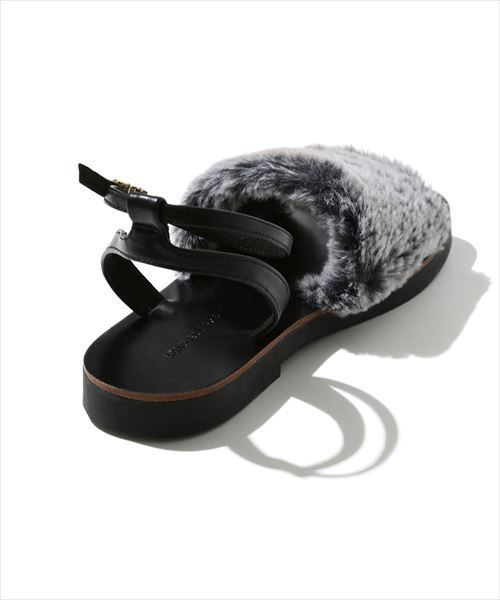 ADAM ET ROPE'（アダムエロペ）の「ファーサンダル（サンダル・レディース・ブラック/ダークブラウン・24.5cm/24.0cm/23.0cm/23.5cm）」の6枚目の写真