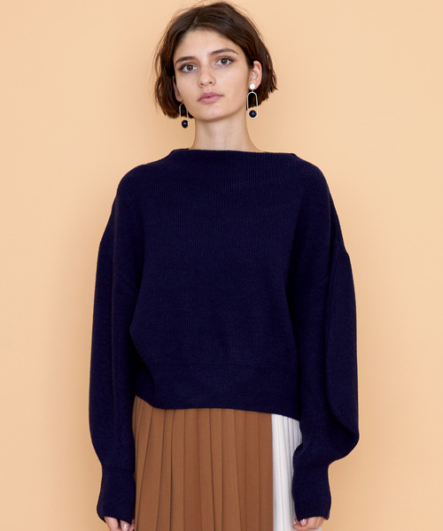 UNITED TOKYO（ユナイテッドトウキョウ）の「ボリュームスリーブニット（ニット/セーター・レディース・ホワイト/ブラウン/ネイビー/グレー/マスタード・1）」の4枚目の写真