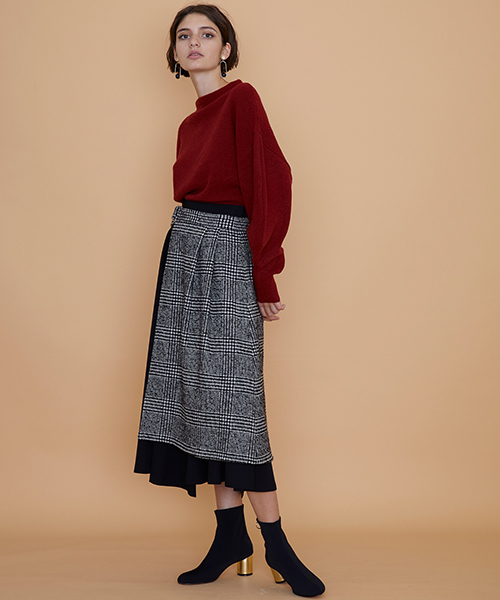 UNITED TOKYO（ユナイテッドトウキョウ）の「ボリュームスリーブニット（ニット/セーター・レディース・ホワイト/ブラウン/ネイビー/グレー/マスタード・1）」の19枚目の写真