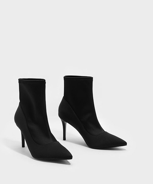 CHARLES & KEITH(チャールズ & キース)の「アンクルブーツスティレット / ANKLE BOOT STILETTOS(ブーツ・レディース・ブラック/パープル・22.5cm/23.5cm/23cm/24.5cm/25cm)」の13枚目の写真
