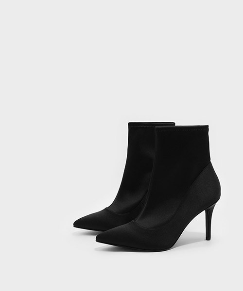 CHARLES & KEITH(チャールズ & キース)の「アンクルブーツスティレット / ANKLE BOOT STILETTOS(ブーツ・レディース・ブラック/パープル・22.5cm/23.5cm/23cm/24.5cm/25cm)」の5枚目の写真