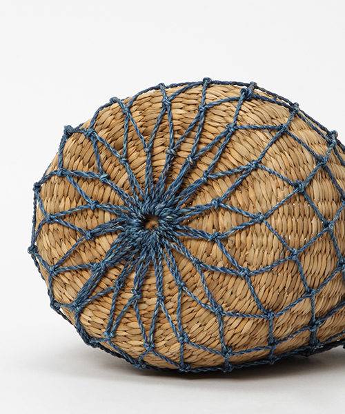 LBC(エルビーシー)の「カラフルポンポン付きカゴバッグ(かごバッグ・レディース・ブラック/グレー/ブルー/イエロー・FREE)」の13枚目の写真