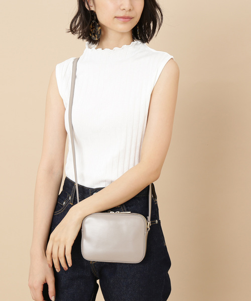 ADAM ET ROPE'（アダムエロペ）の「ONOメリヤス フリルカラーＲＩＢタンクトップ（タンクトップ・レディース・オフホワイト/チャコールグレー/ベージュ/レッド・FREE）」の2枚目の写真