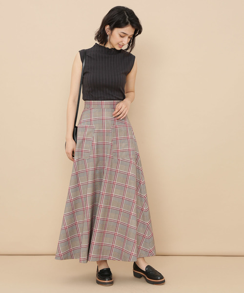 ADAM ET ROPE'（アダムエロペ）の「ONOメリヤス フリルカラーＲＩＢタンクトップ（タンクトップ・レディース・オフホワイト/チャコールグレー/ベージュ/レッド・FREE）」の5枚目の写真