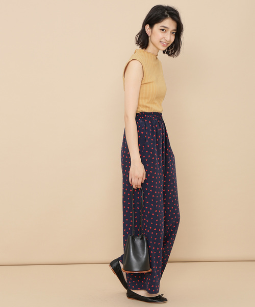 ADAM ET ROPE'（アダムエロペ）の「ONOメリヤス フリルカラーＲＩＢタンクトップ（タンクトップ・レディース・オフホワイト/チャコールグレー/ベージュ/レッド・FREE）」の7枚目の写真