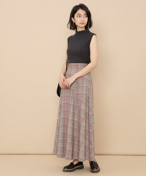 ADAM ET ROPE'（アダムエロペ）の「ONOメリヤス フリルカラーＲＩＢタンクトップ（タンクトップ・レディース・オフホワイト/チャコールグレー/ベージュ/レッド・FREE）」の15枚目の写真