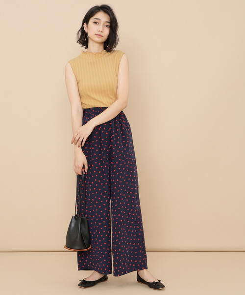 ADAM ET ROPE'（アダムエロペ）の「ONOメリヤス フリルカラーＲＩＢタンクトップ（タンクトップ・レディース・オフホワイト/チャコールグレー/ベージュ/レッド・FREE）」の17枚目の写真