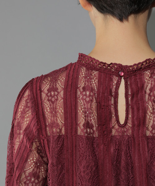 PAGEBOY（ページボーイ）の「レースハイネックトップス（シャツ/ブラウス・レディース・ホワイト/ブラック/ボルドー・FREE）」の7枚目の写真