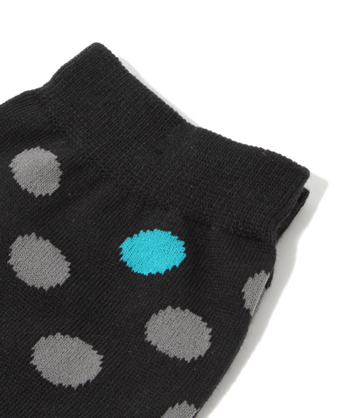 MIDWEST（ミッドウエスト）の「ANREALAGE　ドット柄ソックス（ソックス/靴下・メンズ・ブラック/ダークグレー・FREE）」の3枚目の写真