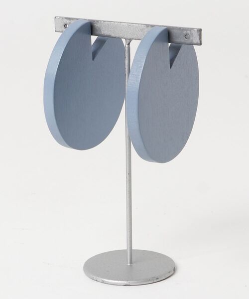 ELK(エルク)の「ELK エルク / DORF CUT OUT EARRING ドルフカットアウトピアス / E0609(ピアス(両耳用)・レディース・ホワイト/ライトブルー/ネイビー/グリーン・OS)」の4枚目の写真
