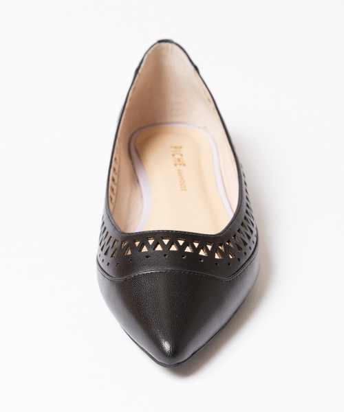 PICHE ABAHOUSE（ピシェ アバハウス）の「カットワークフラットパンプス（パンプス・レディース・ホワイト/ブラック/シルバー/イエロー・40/38/39/35/36/37/34）」の17枚目の写真