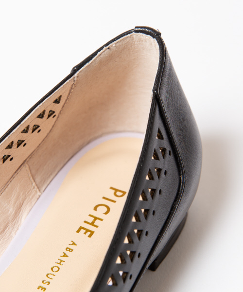 PICHE ABAHOUSE（ピシェ アバハウス）の「カットワークフラットパンプス（パンプス・レディース・ホワイト/ブラック/シルバー/イエロー・40/38/39/35/36/37/34）」の13枚目の写真