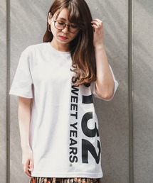 SY32 by SWEET YEARS�i�G�X���C�T�[�e�B�g�D�o�C�X�B�[�g�C���[�Y�j�́u�y73�z�yit�z�ySY32 by SWEET YEARS�zVERTICAL LOGO TEE�iT�V���c/�J�b�g�\�[�j�v