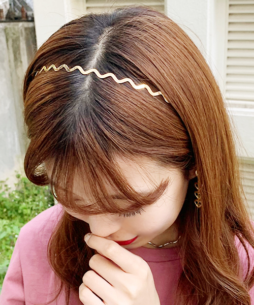 apres jour（アプレジュール）の「【apres jour×ARIAZ】うねうねカチューシャ2（カチューシャ・レディース・シルバー/ゴールド・FREE）」の5枚目の写真