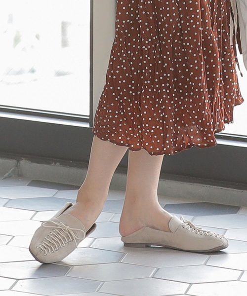 KOBE LETTUCE（コウベレタス）の「レースアップバブーシュ（その他シューズ・レディース・ベージュ/キャメル/ブラック・M/S/LL/L）」の2枚目の写真