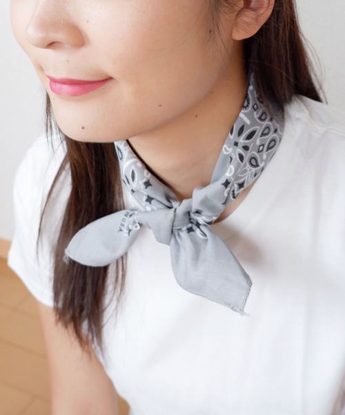 HAV-A-HANK（ハバハンク ）の「【HAV-A-HANK】PAISLEY BANDANNA/ペイズリーバンダナ（バンダナ/スカーフ・メンズ・ホワイト/ブラック/ベージュ/パープル/ネイビー/ブラウン/レッド系その他/ライトピンク/ブルー系その他2/イエロー/オレンジ/ブルー/グリーン/グリーン系その他/バーガンディー/グレー/レッド/カーキ/サックスブルー/ピンク/ターコイズブルー/ブラック×グレー/ミント/ネイビー系/マスタード・FREE）」の4枚目の写真
