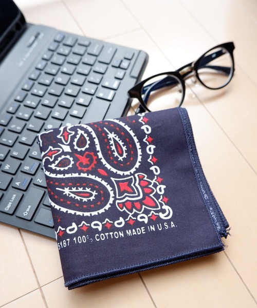 HAV-A-HANK（ハバハンク ）の「【HAV-A-HANK】PAISLEY BANDANNA/ペイズリーバンダナ（バンダナ/スカーフ・メンズ・ホワイト/ブラック/ベージュ/パープル/ネイビー/ブラウン/レッド系その他/ライトピンク/ブルー系その他2/イエロー/オレンジ/ブルー/グリーン/グリーン系その他/バーガンディー/グレー/レッド/カーキ/サックスブルー/ピンク/ターコイズブルー/ブラック×グレー/ミント/ネイビー系/マスタード・FREE）」の3枚目の写真