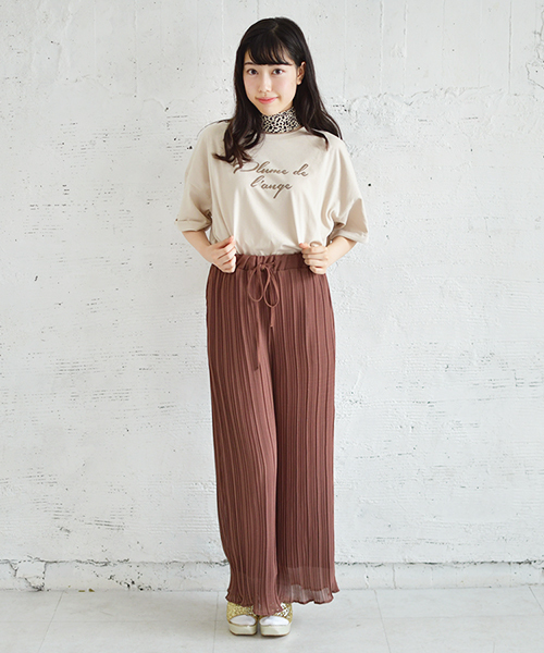 PairPair(ペアペア)の「ダルメシアン柄スカーフ付きロゴTシャツ(Tシャツ/カットソー・レディース・モカ/ベージュ・FREE)」の5枚目の写真