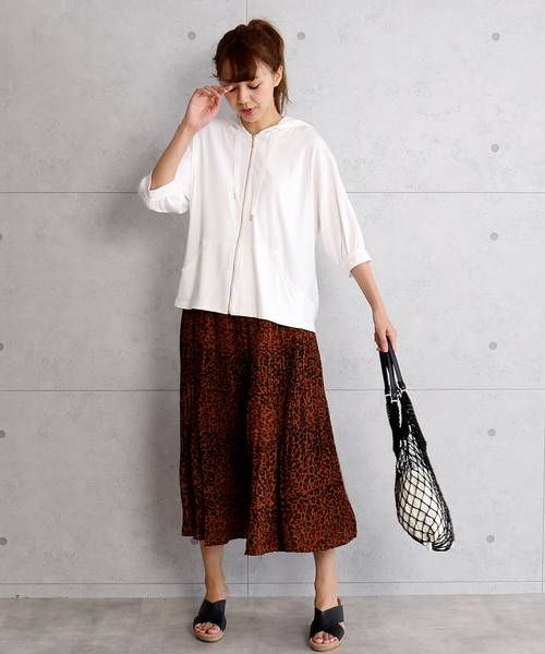 CHARM BERRY TIC（チャームベリーチック）の「ヒョウ柄消しプリーツスカート（スカート・レディース・ブラック/ブラウン/ベージュ・M/L）」の11枚目の写真