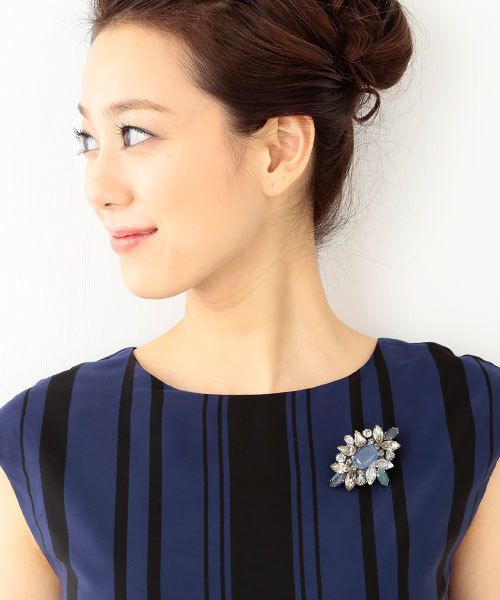 Demi-Luxe BEAMS(デミルクス ビームス)の「rada for BEAMS / 別注 マルチ ビジュー ブローチ(ブローチ/コサージュ・レディース・その他1・ONE SIZE)」の1枚目の写真