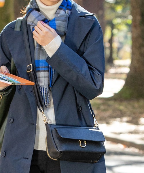 A/C DESIGN BY ALPHA CUBIC�i�G�[�V�[�f�U�C���o�C�A���t�@�L���[�r�b�N�j�́u�yWEB����z3WAY�N���b�`�o�b�O�i�V�����_�[�o�b�O�j�v�b�u���b�N