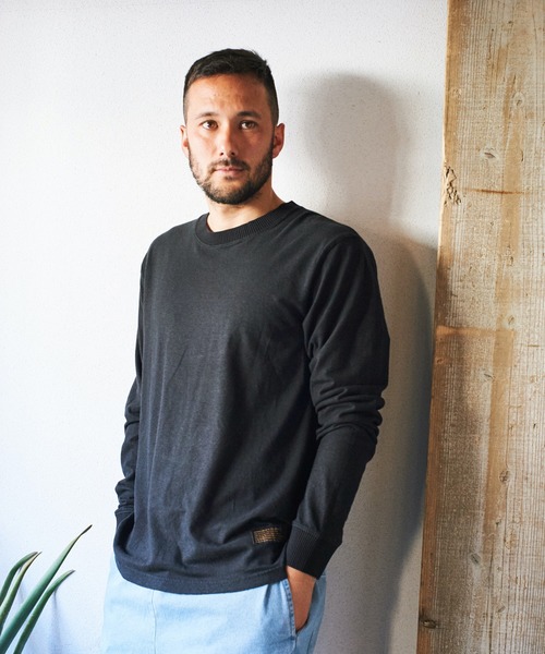 Afends（アフェンズ）の「Afends Living Hemp retro fit long sleeve tee  (アフェンズ リビング ヘンプ レトロフィット ロングスリーブT)（Tシャツ/カットソー・メンズ・ブラウン系その他/ダークオレンジ/ブラック・M/L）」の3枚目の写真