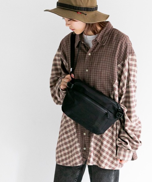 AS2OV（アッソブ）の「【AS2OV/アッソブ】 WATER PROOF CORDURA 305D FANNY PACK / ファニーパック ミニショルダー（ショルダーバッグ・メンズ・ブラック/カーキオリーブ・FREE）」の12枚目の写真