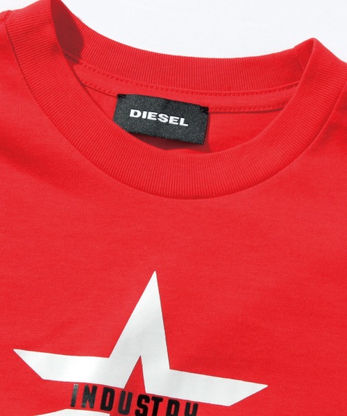 DIESEL（ディーゼル）の「DIESEL（ディーゼル）Kids & Junior 半袖Tシャツカットソー（Tシャツ/カットソー・キッズ・ホワイト/レッド系その他/レッド/ブラック・12Y/14Y/4Y/8Y/10Y/16Y/6Y）」の13枚目の写真