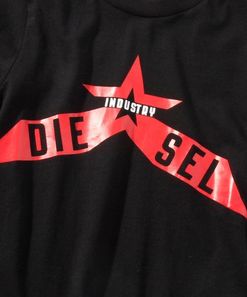 DIESEL（ディーゼル）の「DIESEL（ディーゼル）Kids & Junior 半袖Tシャツカットソー（Tシャツ/カットソー・キッズ・ホワイト/レッド系その他/レッド/ブラック・12Y/14Y/4Y/8Y/10Y/16Y/6Y）」の7枚目の写真