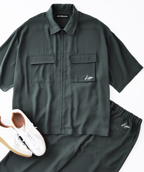 Kappa（カッパ）の「Kappa/カッパ 別注 ビッグポケットジップセットアップ レギュラーカラーシャツ (ジップアップ半袖シャツ＋タックワイドパンツ)（セットアップ・メンズ・ベージュ/チャコールグレー/アイボリー/サックスブルー/ブラック/ライラック・L/M）」の4枚目の写真