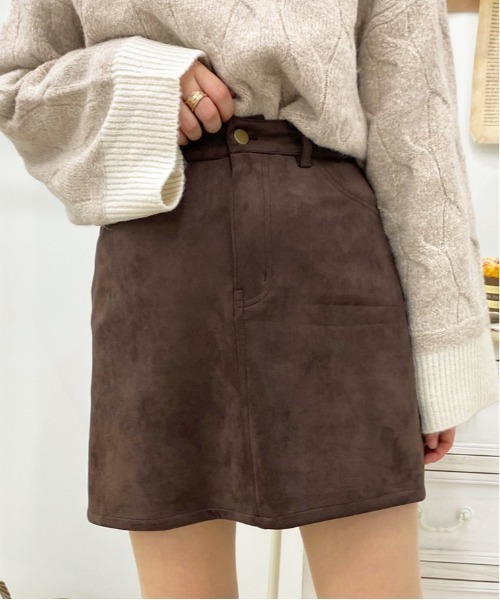 apres jour（アプレジュール）の「フェイクスウェード台形スカート【ZOZOTOWN限定アイテム】（スカート・レディース・アイボリー/モカ/ダークブルー/スモークピンク・SMALL/MEDIUM/LARGE/X-LARGE）」の3枚目の写真