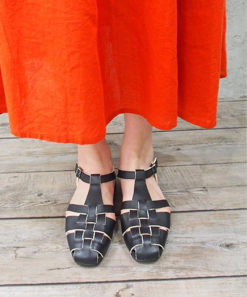 apres(アプレ)の「【LEZZA BOTANICA】グルカサンダル / apres(アプレ)(サンダル・レディース・ブラウン/アイボリー/ブラック・22.5cm/23.0cm/23.5cm/24.0cm/24.5cm)」の4枚目の写真