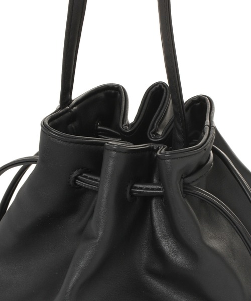 studio CLIP（スタディオクリップ）の「PUカゴコンビ巾着バッグ（かごバッグ・レディース・アイボリー/ブラック・FREE）」の6枚目の写真