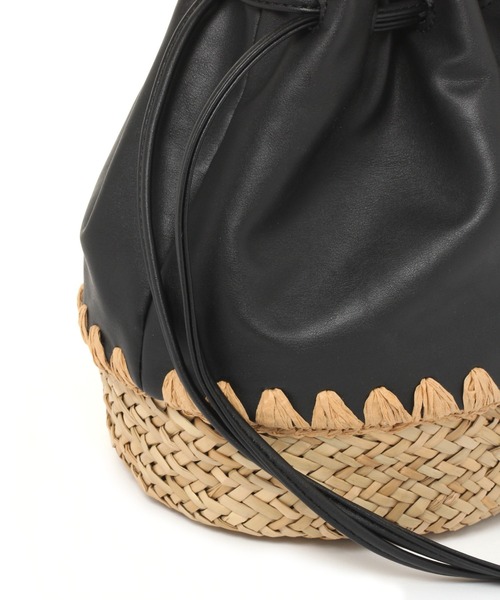 studio CLIP（スタディオクリップ）の「PUカゴコンビ巾着バッグ（かごバッグ・レディース・アイボリー/ブラック・FREE）」の4枚目の写真