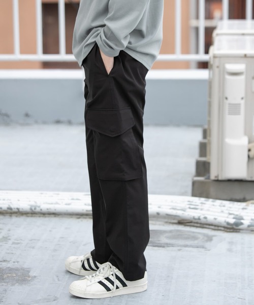 ITEMS URBANRESEARCH（アイテムズ アーバンリサーチ）の「ポリストレッチカーゴパンツ（その他パンツ・メンズ・ベージュ/ブラック/カーキ・LARGE/MEDIUM）」の8枚目の写真