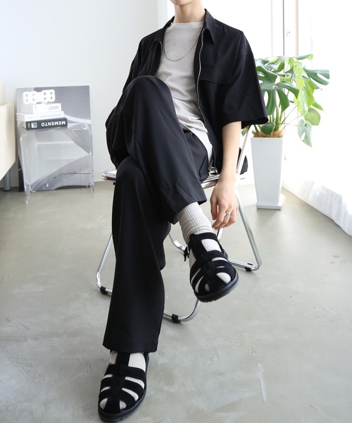 TUTTU（トゥトゥ）の「ルーズシルエット セットアップ 半袖ポケットジップシャツ&ワイドパンツ（セットアップ・メンズ・ネイビー/ブラック/ブラウン・S/M/L）」の2枚目の写真