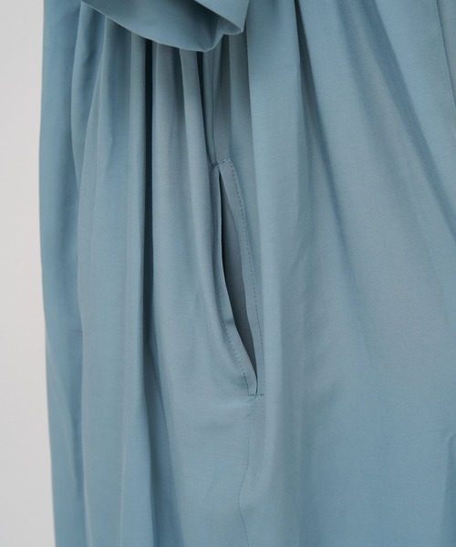 AS KNOW AS de base（アズノゥアズドゥバズ）の「トロミ切り替えワンピース（チュニック・レディース・ブラック/ライトグレー/サックスブルー・FREE）」の10枚目の写真