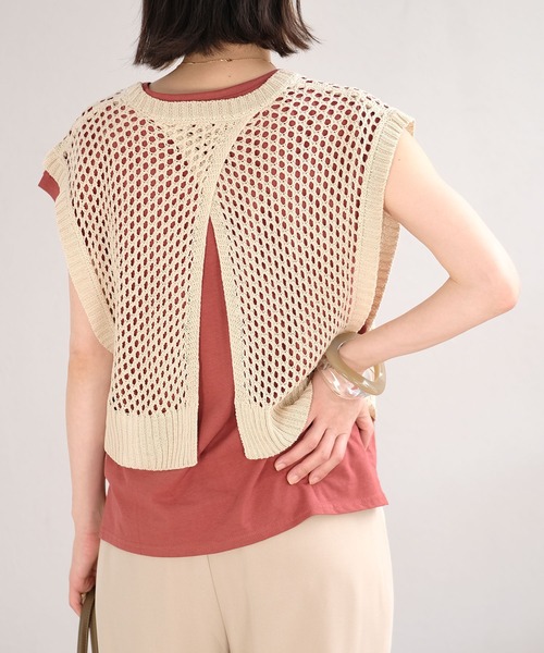 ＡＮＤＪ（アンドジェイ）の「2WAY透かし編みリネンタッチニットベスト（ベスト・レディース・グリーン/マスタード/ブラック/アイボリー・M）」の2枚目の写真