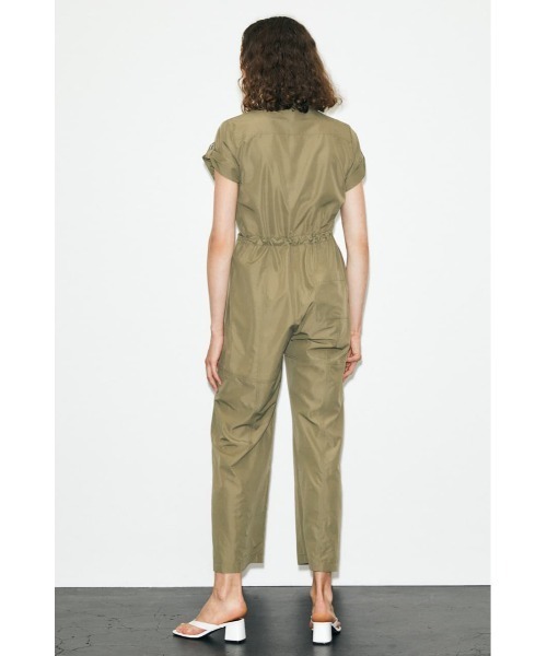 MOUSSY(マウジー)の「TAFFETA ジャンプスーツ(つなぎ/オールインワン・レディース・ライトカーキ/ダークネイビー・1/2)」の8枚目の写真