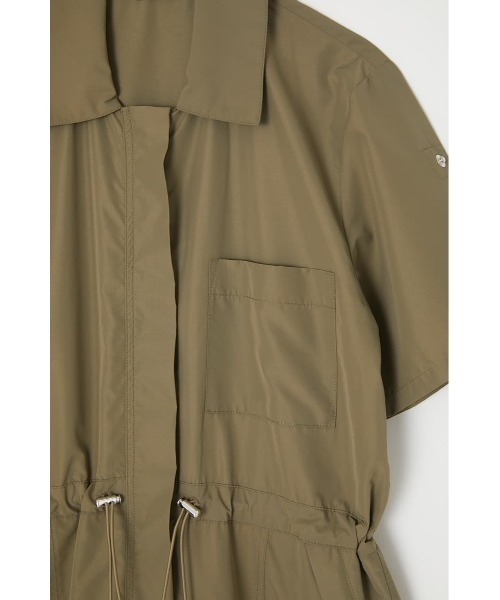 MOUSSY(マウジー)の「TAFFETA ジャンプスーツ(つなぎ/オールインワン・レディース・ライトカーキ/ダークネイビー・1/2)」の7枚目の写真