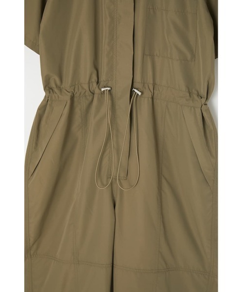 MOUSSY(マウジー)の「TAFFETA ジャンプスーツ(つなぎ/オールインワン・レディース・ライトカーキ/ダークネイビー・1/2)」の9枚目の写真