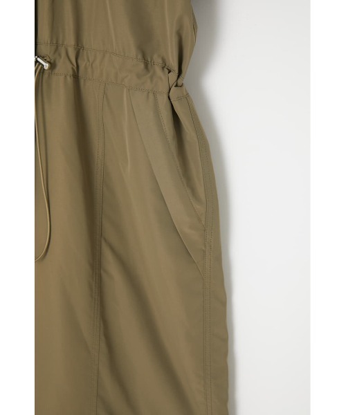 MOUSSY(マウジー)の「TAFFETA ジャンプスーツ(つなぎ/オールインワン・レディース・ライトカーキ/ダークネイビー・1/2)」の13枚目の写真