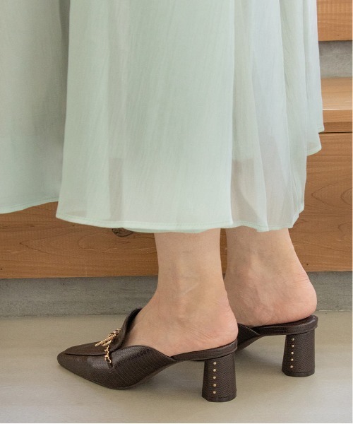 RANDA（ランダ）の「ヒールデザインチェーンミュールパンプス（パンプス・レディース・ダークブラウン/グリーン/クリーム・LL/M/L/S）」の11枚目の写真