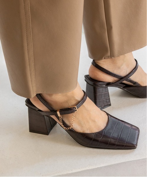 RANDA（ランダ）の「ワイドスクエアトゥバックストラップパンプス（パンプス・レディース・ベージュ/ブラウン/グレイッシュベージュ・LL/M/L/S）」の15枚目の写真