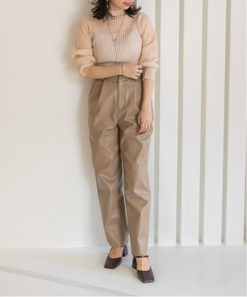 RANDA（ランダ）の「ワイドスクエアトゥバックストラップパンプス（パンプス・レディース・ベージュ/ブラウン/グレイッシュベージュ・LL/M/L/S）」の5枚目の写真