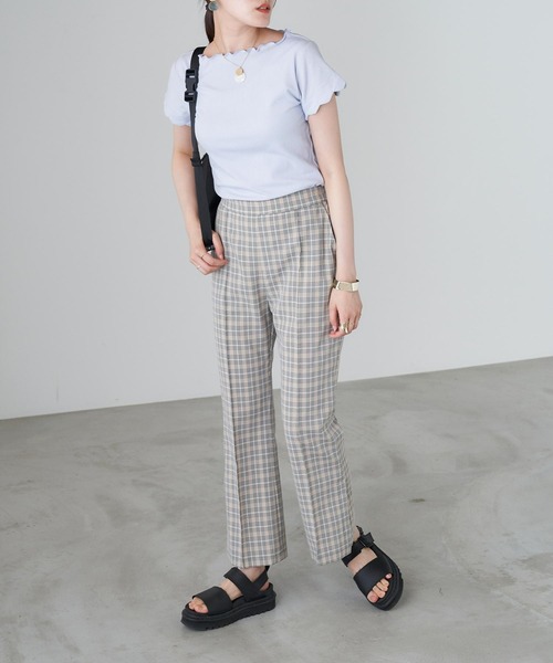 Chaco closet(チャコ クローゼット)の「リブボートネックメロー仕立てカットソー(Tシャツ/カットソー・レディース・サックスブルー/ラベンダー/ホワイト/ブラック/ピンク・FREE)」の16枚目の写真